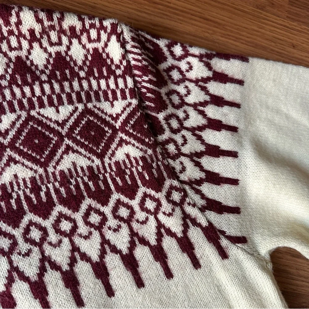 Men’s Vintage XL Puritan Cream and Burgundy‎ Alpine Crewneck Sweater